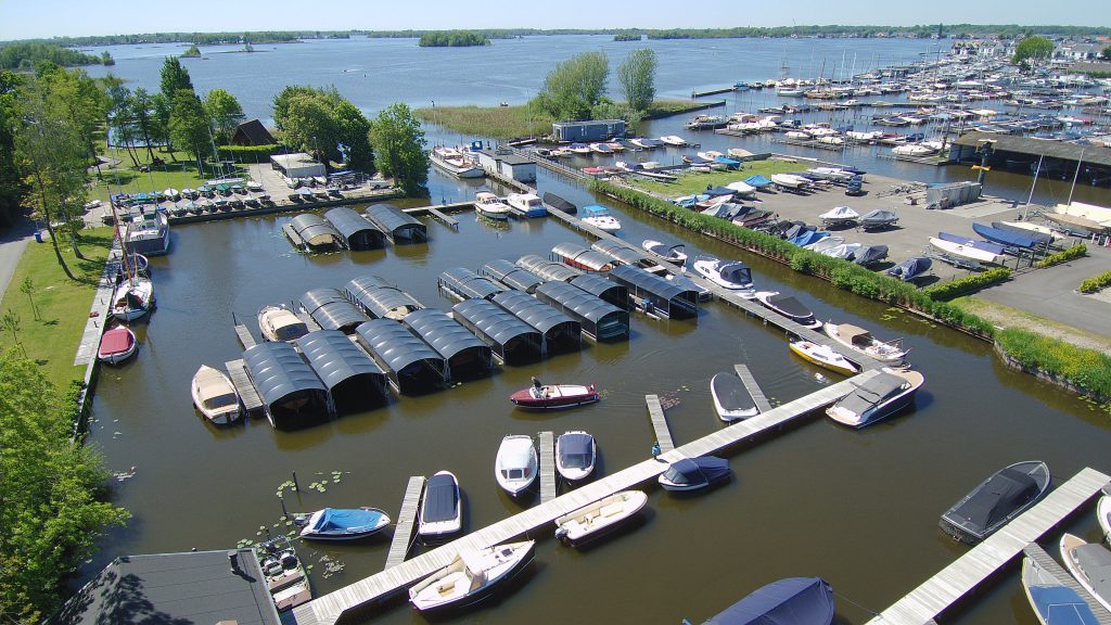 Jachthaven in Loosdrecht - Jachtservice Breukelen Loosdrecht